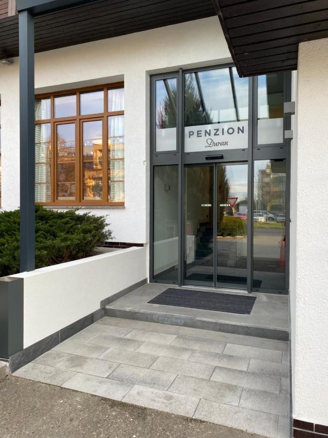 Duran Penzion Hradec Králové エクステリア 写真